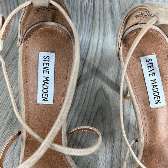 Steve Madden Fiorela Fringed Suede Sandals - Picture 11 of 12